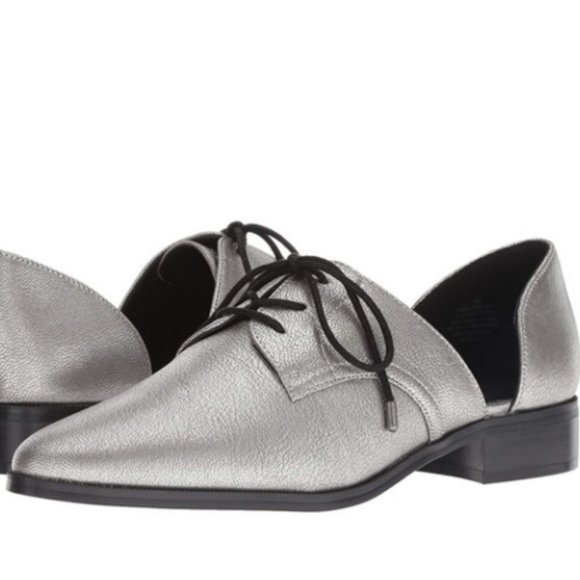 NINE WEST Women's Watervelt Flats Silver Leather Metallic Oxford Flats w Laces - Picture 1 of 9